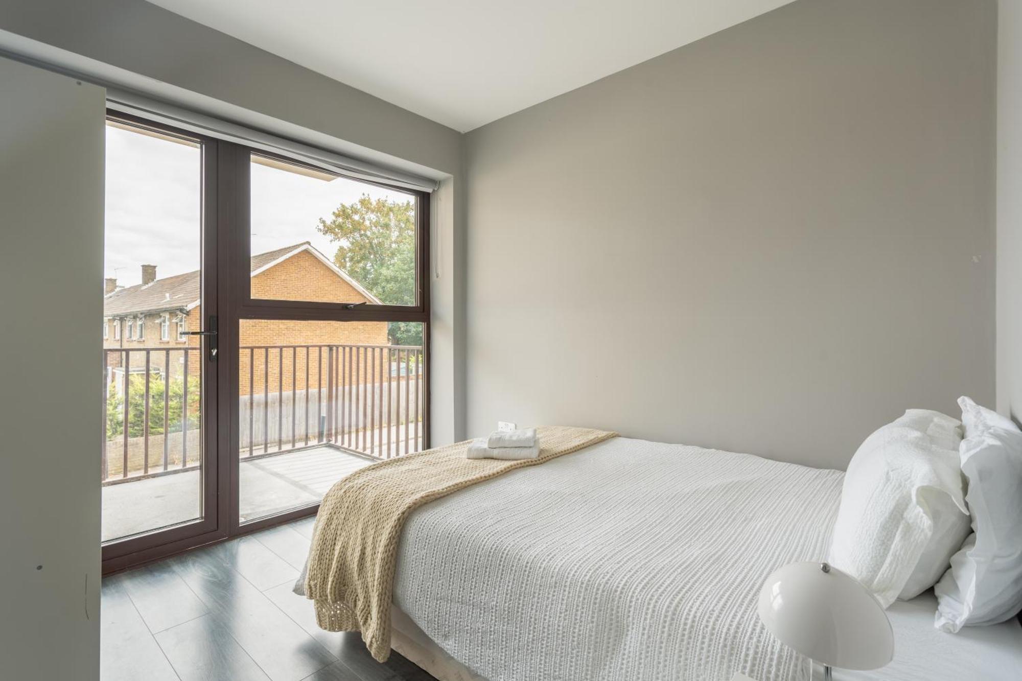 Modern Double Room With Shared Bathroom Londra Esterno foto